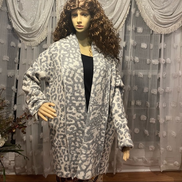 Free People Grey and White Cardigan - Picture 1 of 1